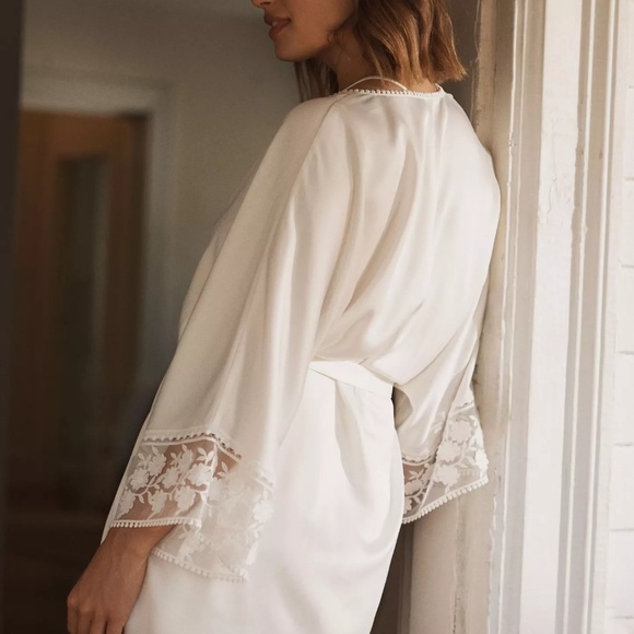 Anthropologie Bridal White Robe - XS/S - Picture 2 of 6